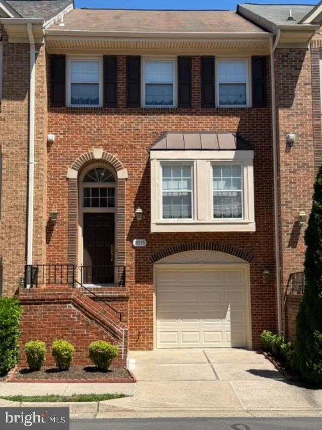 8015 MERRY OAKS COURT, Vienna, VA 22182