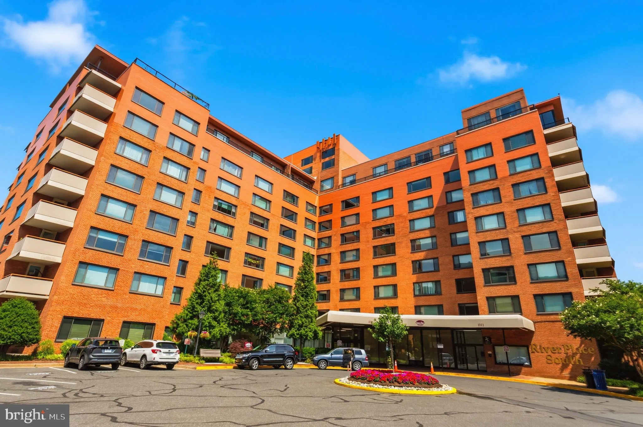 1011 ARLINGTON BOULEVARD, Arlington, VA 22209