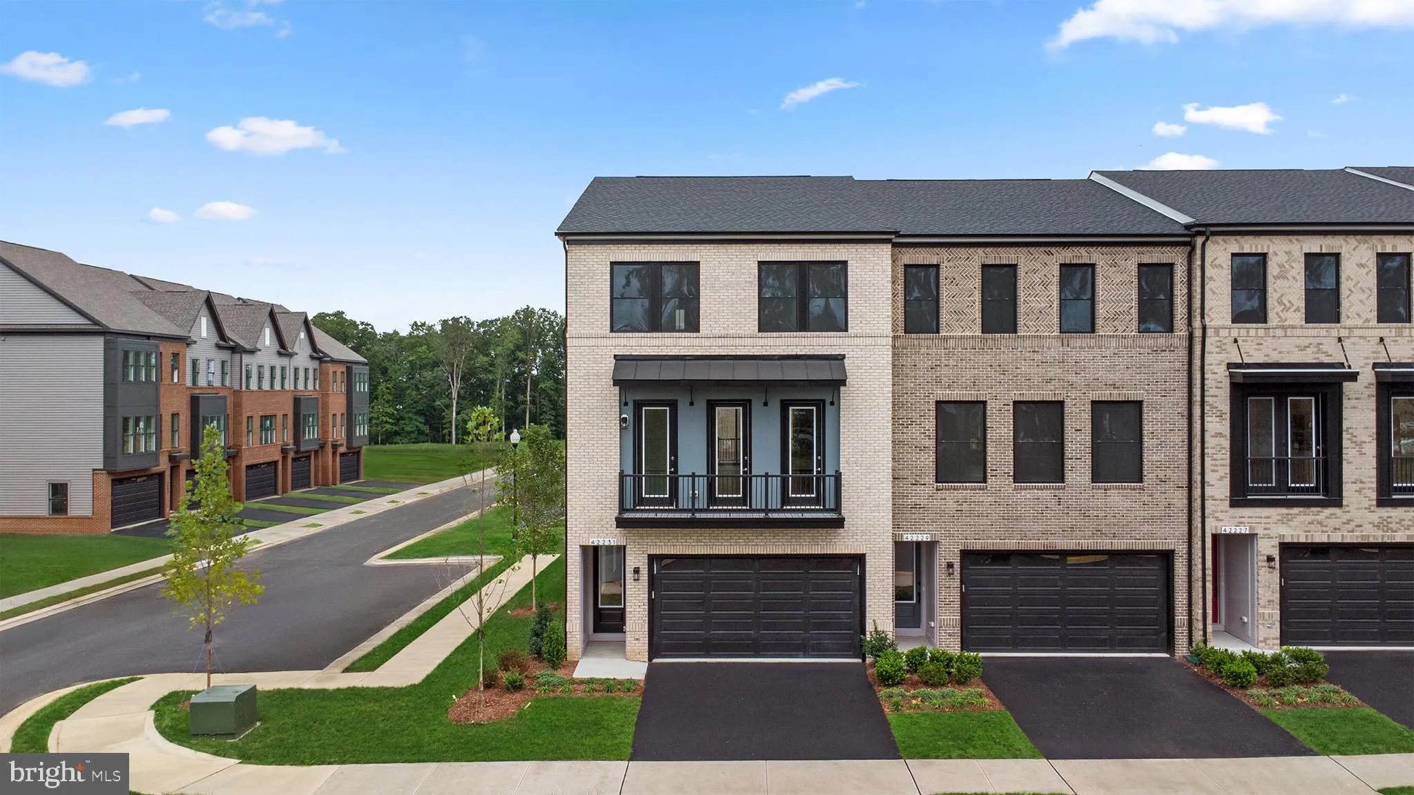 2 PICASSO SQUARE, Ashburn, VA 20148