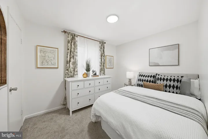 10243 Roberts Common Ln, Burke, Virginia 22015
