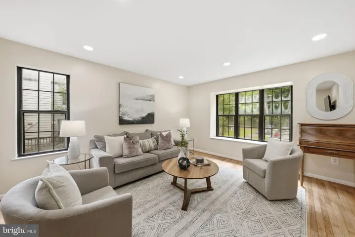 10243 Roberts Common Ln, Burke, Virginia 22015