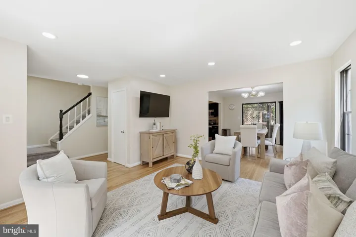 10243 Roberts Common Ln, Burke, Virginia 22015