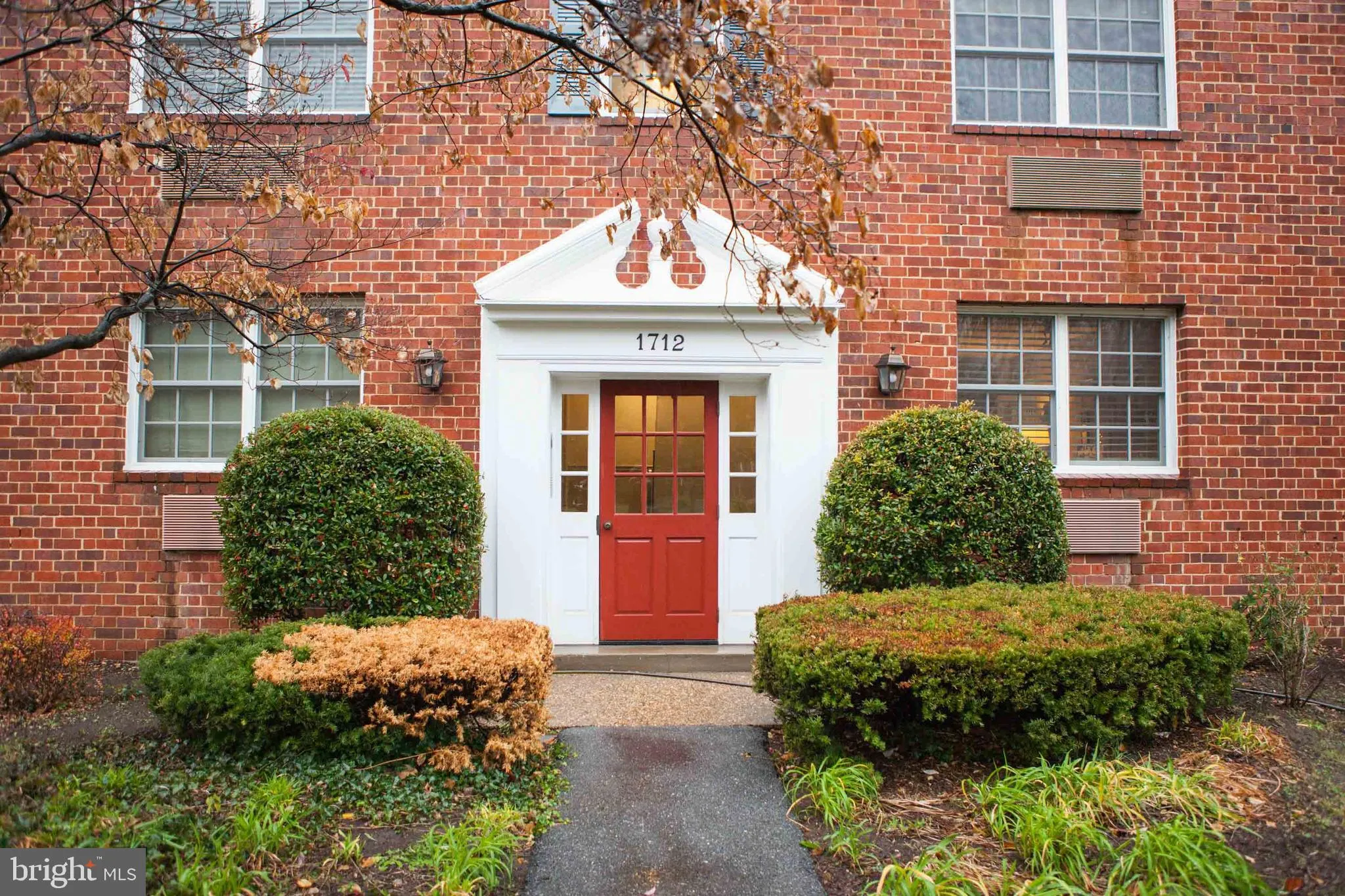 1712 ABINGDON DRIVE, Alexandria, VA 22314