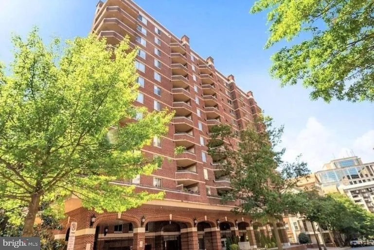 1276 WAYNE STREET, Arlington, VA 22201