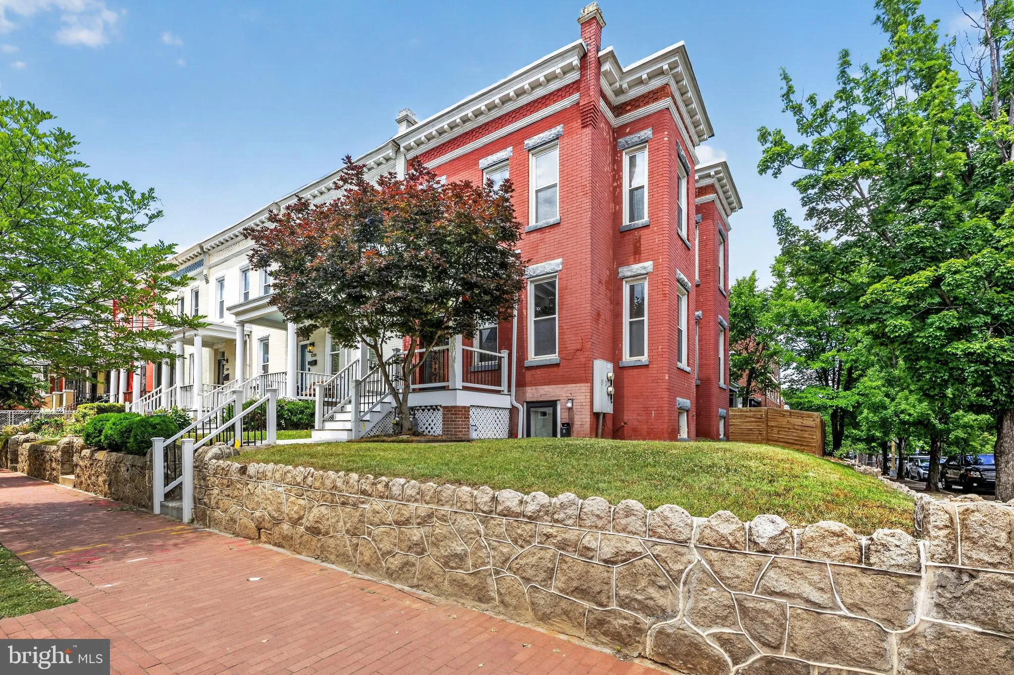 1252 E STREET, Washington, DC 20002
