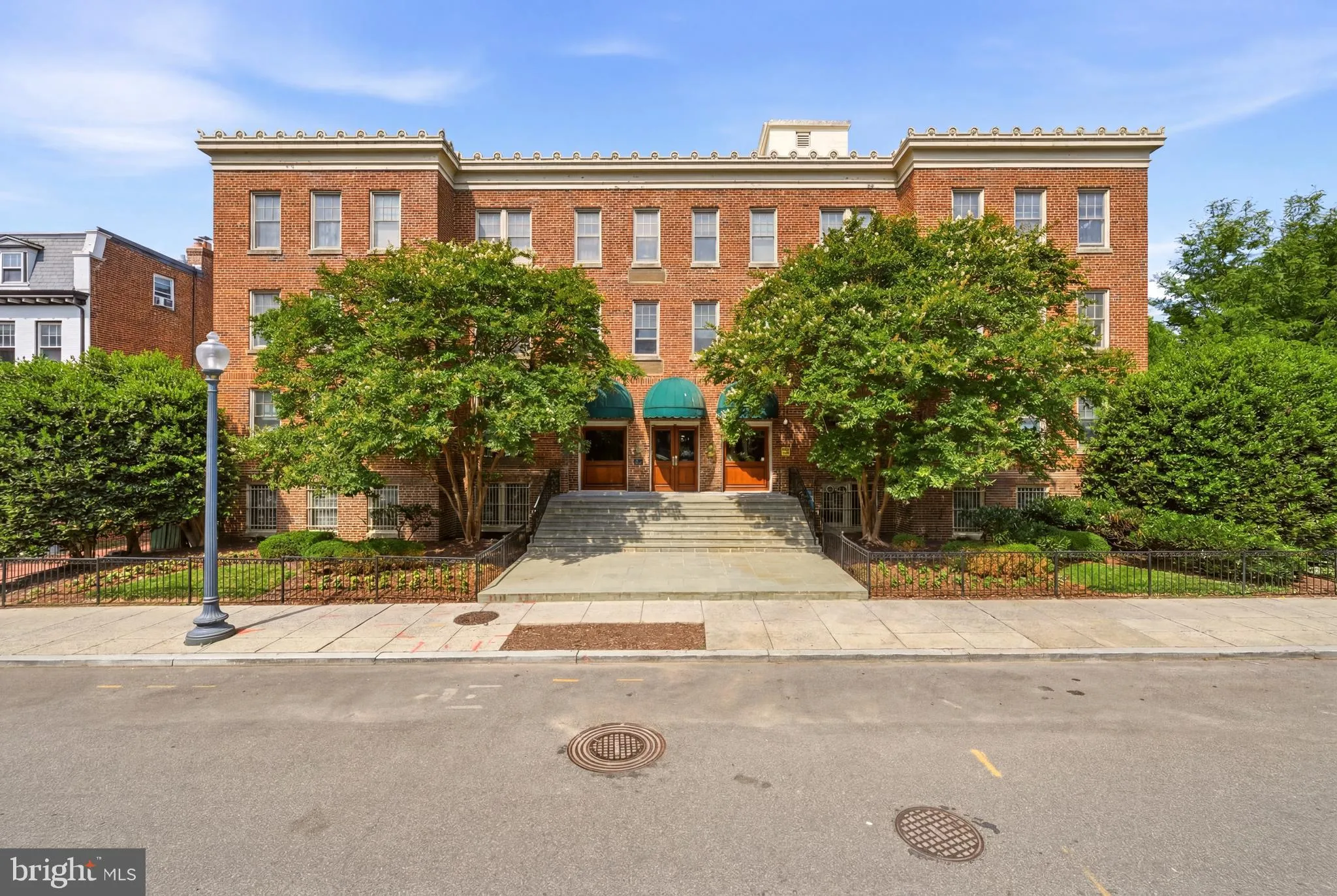 2410 20TH STREET, Washington, DC 20009