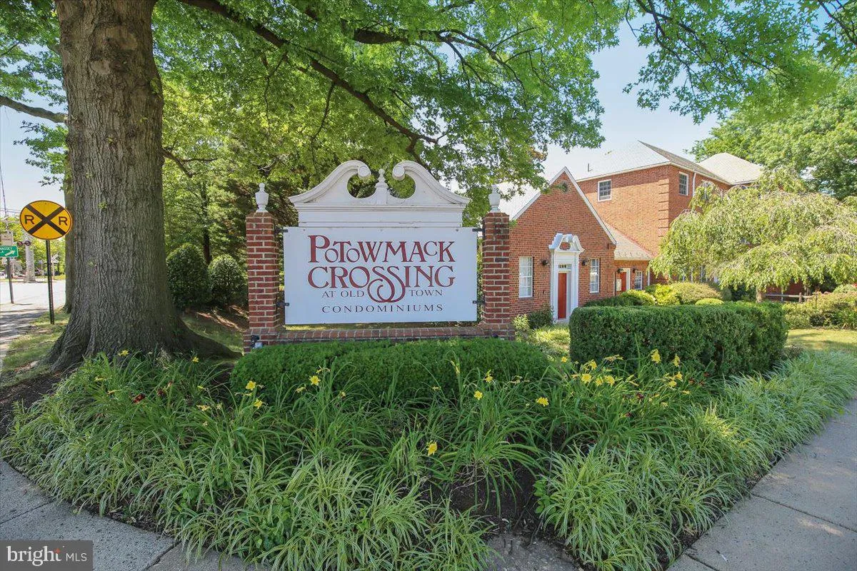 1708 ABINGDON DRIVE, Alexandria, VA 22314