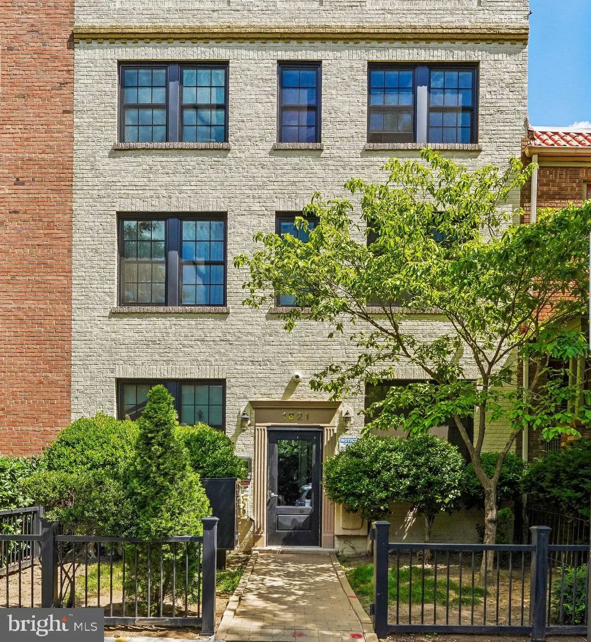 1821 T STREET, Washington, DC 20009