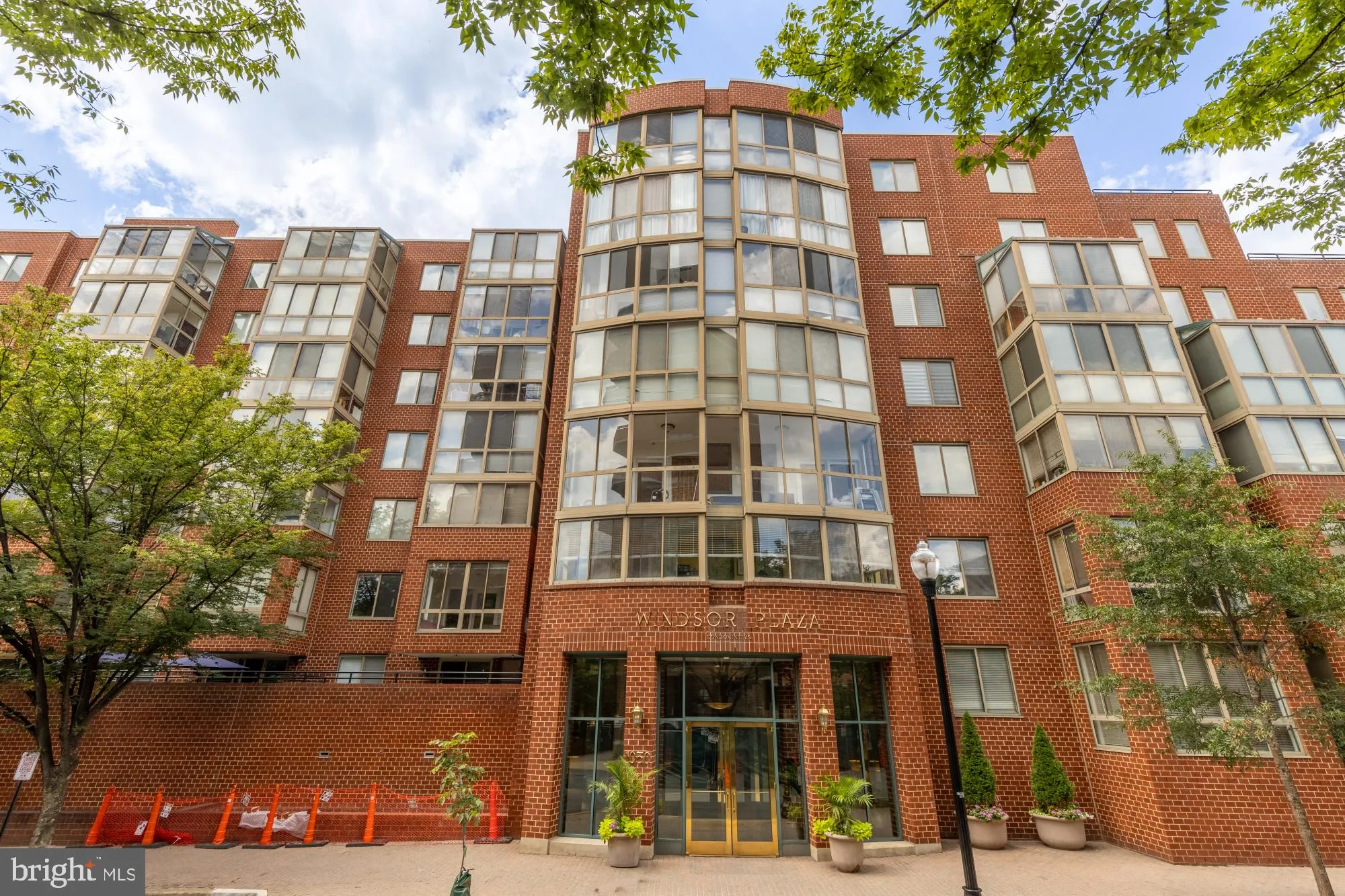 1050 TAYLOR STREET, Arlington, VA 22201