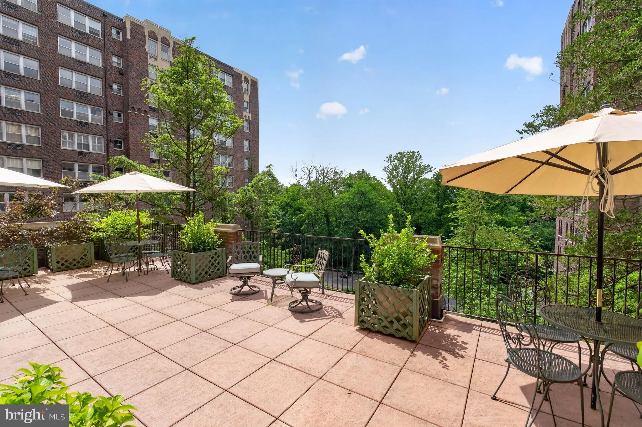 4000 CATHEDRAL AVENUE, Washington, DC 20016