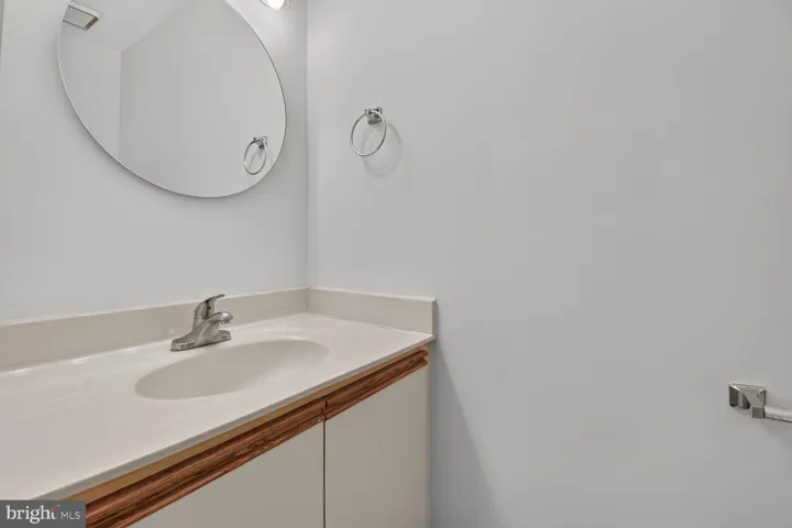 7589 Chrisland Cove, Falls Church, VA 22042