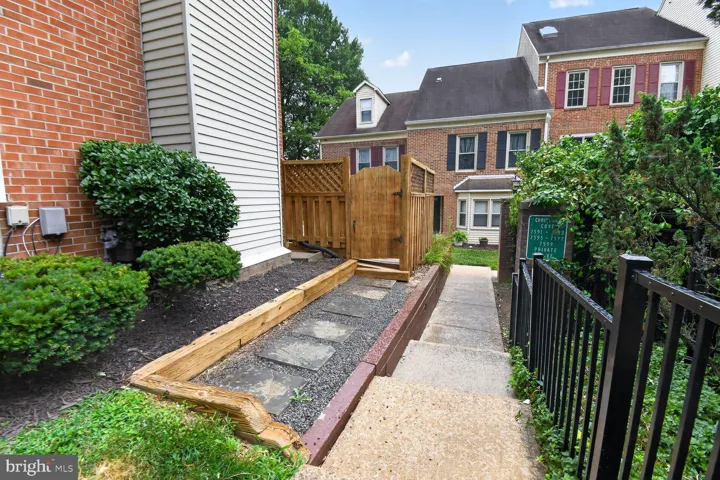 7589 Chrisland Cove, Falls Church, VA 22042
