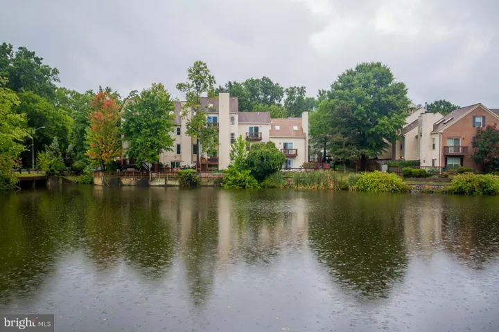 7589 Chrisland Cove, Falls Church, VA 22042