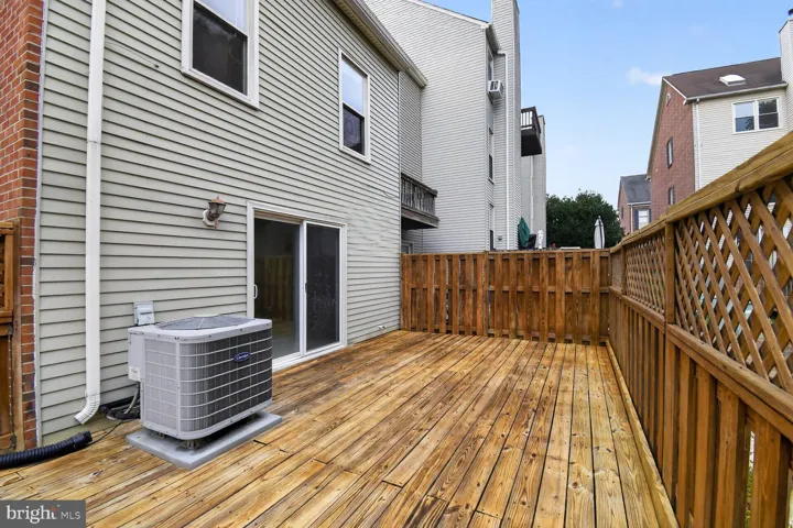 7589 Chrisland Cove, Falls Church, VA 22042