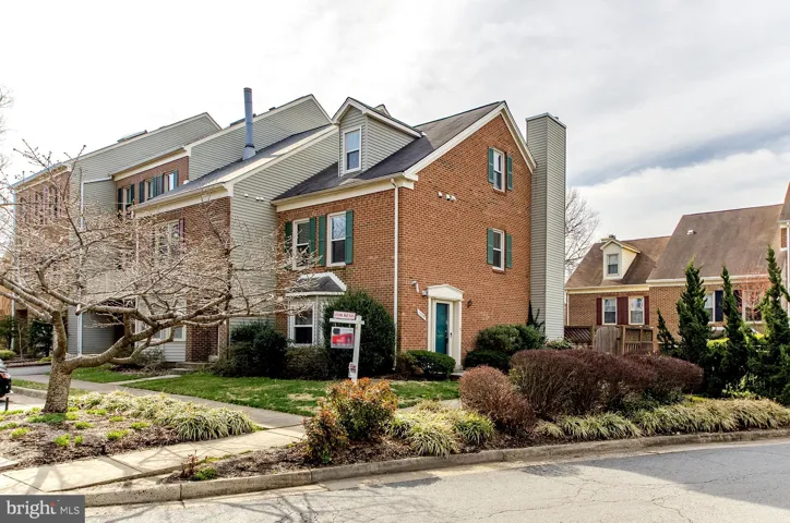 7589 Chrisland Cove, Falls Church, VA 22042