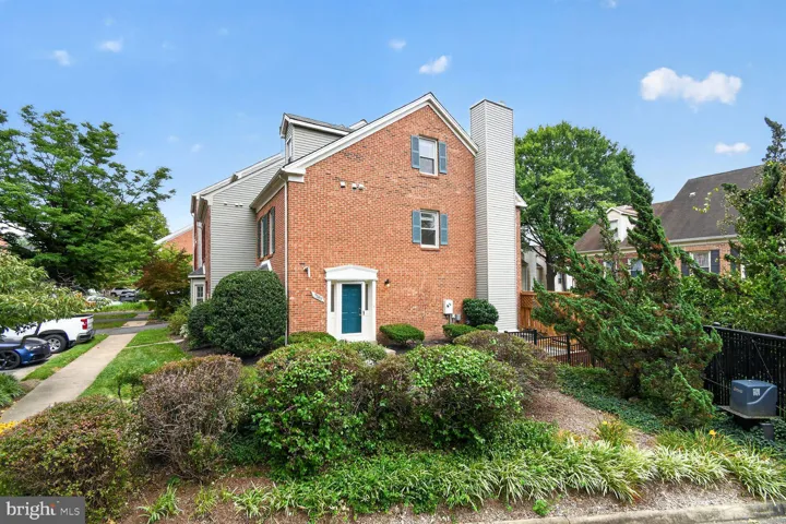 7589 Chrisland Cove, Falls Church, VA 22042