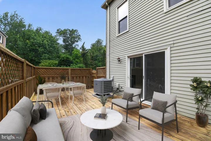 7589 Chrisland Cove, Falls Church, VA 22042