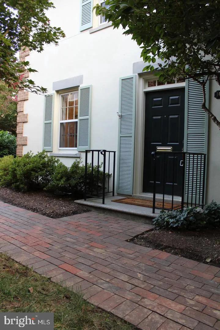 1019 PITT STREET, Alexandria, VA 22314