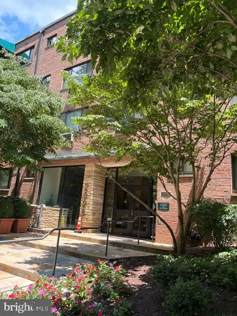 2325 42ND STREET, Washington, DC 20007