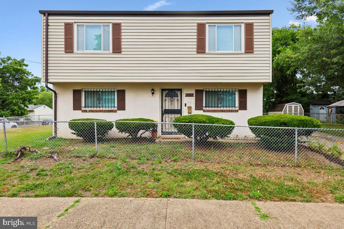 605 HEDGELEAF AVENUE, Capitol Heights, MD 20743