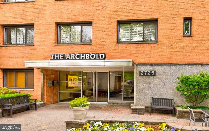 2725 39TH STREET, Washington, DC 20007