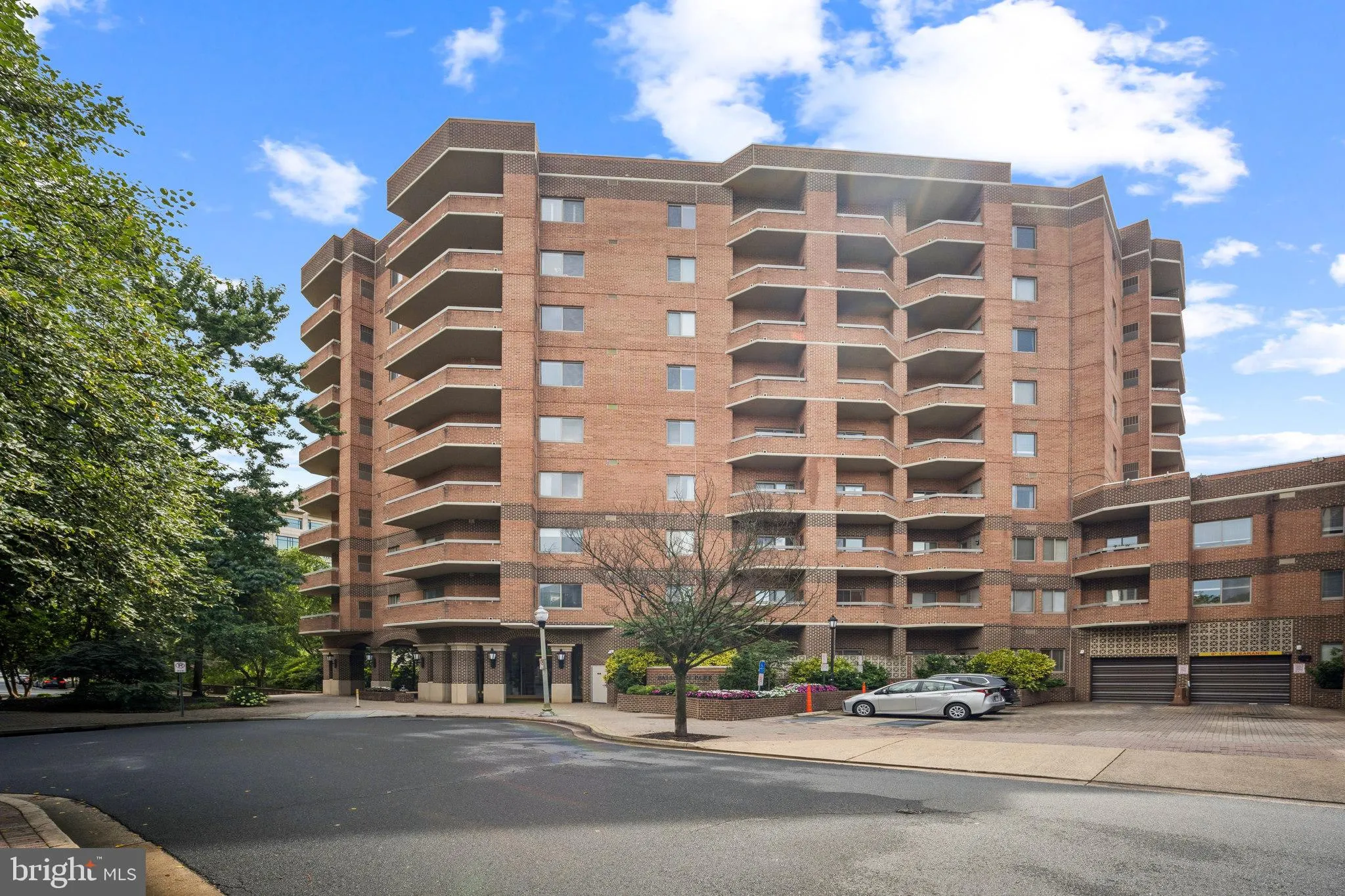 1050 STUART STREET, Arlington, VA 22201