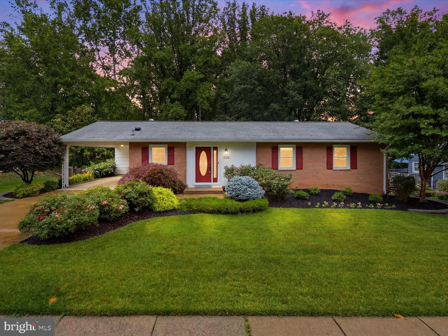 7218 HADLOW DRIVE, Springfield, VA 22152