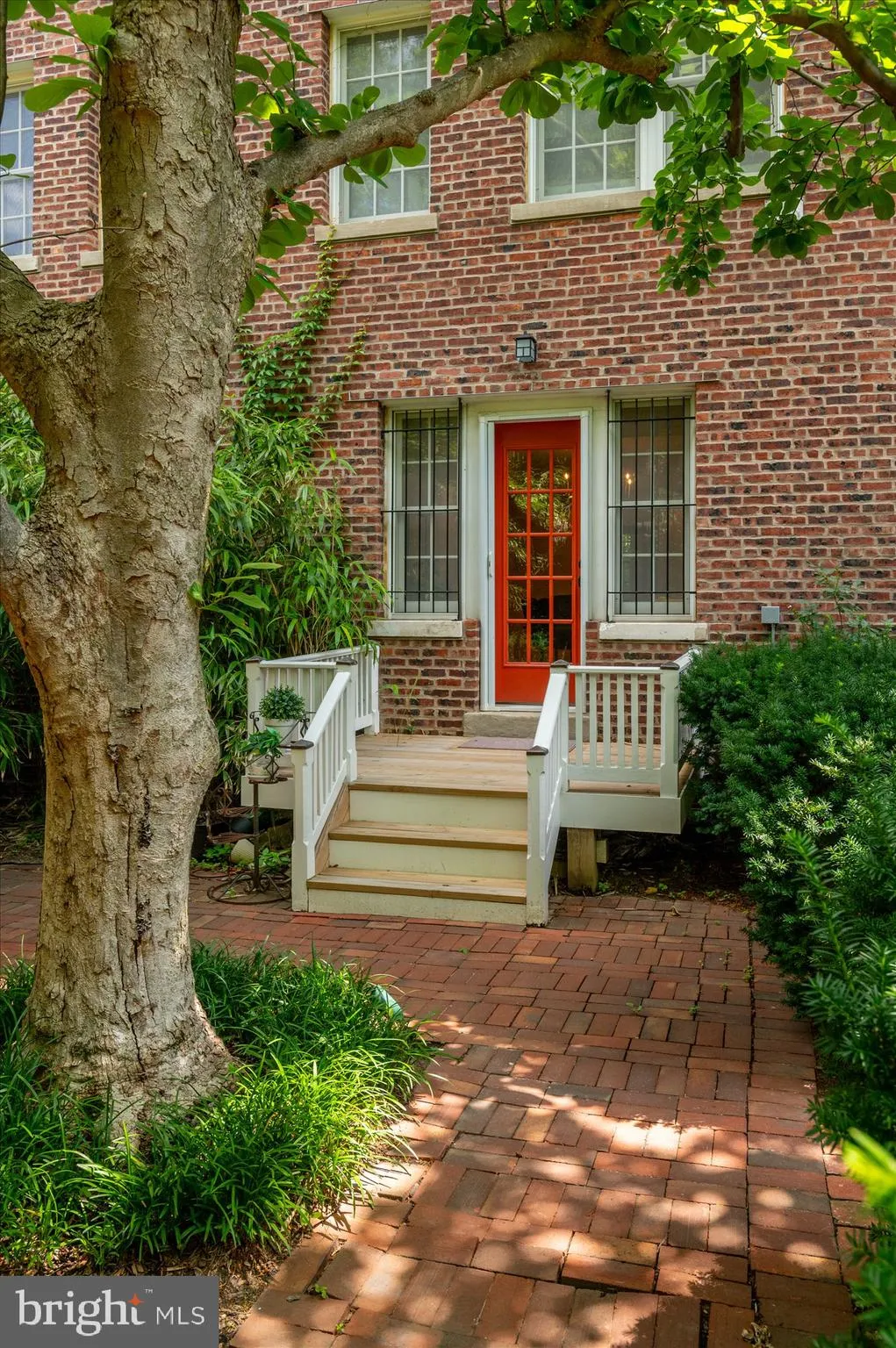 1661 CRESCENT PLACE, Washington, DC 20009