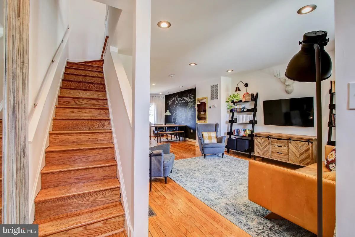 1612 Q STREET, Washington, DC 20020