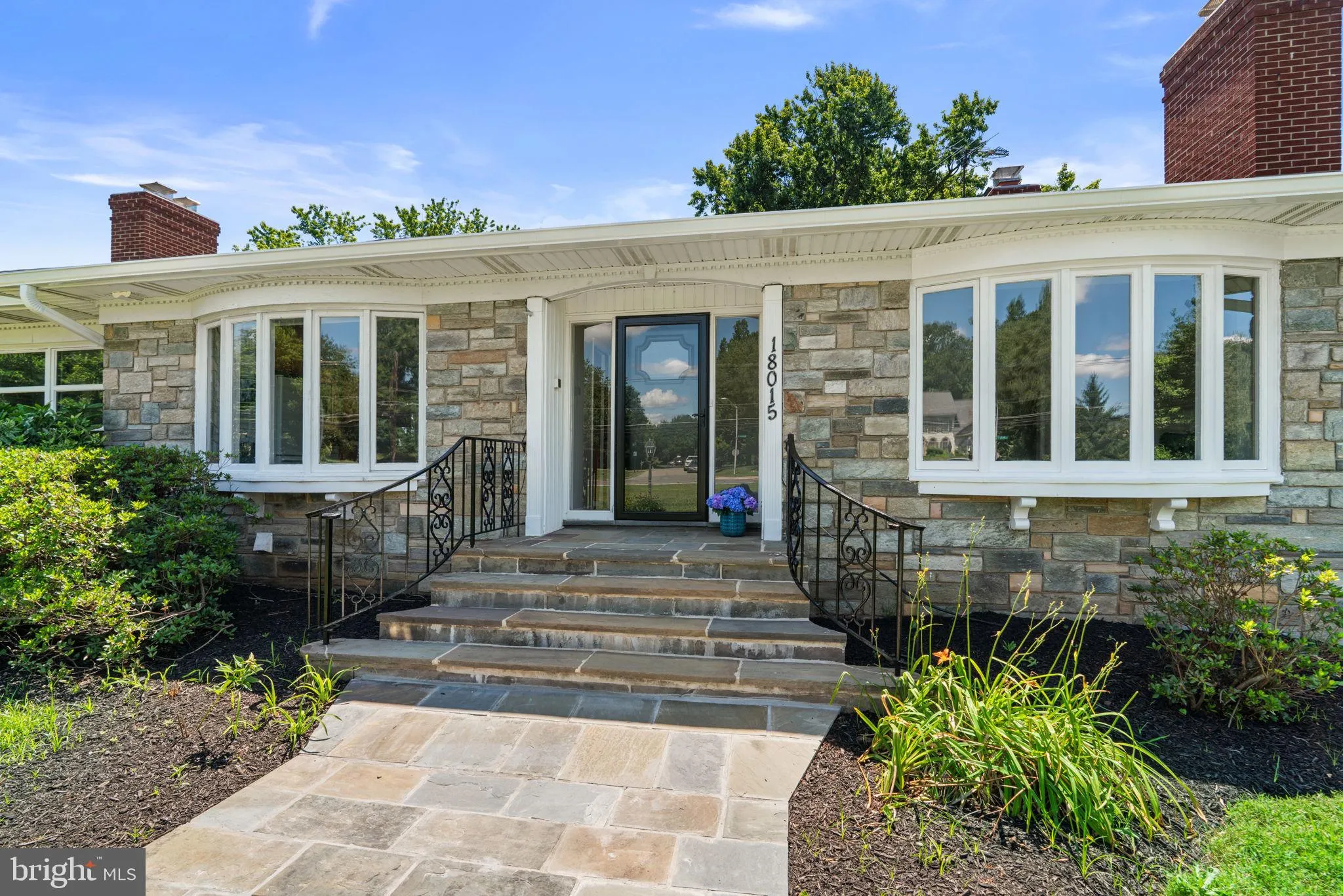 18015 MUNCASTER ROAD, Rockville, MD 20855
