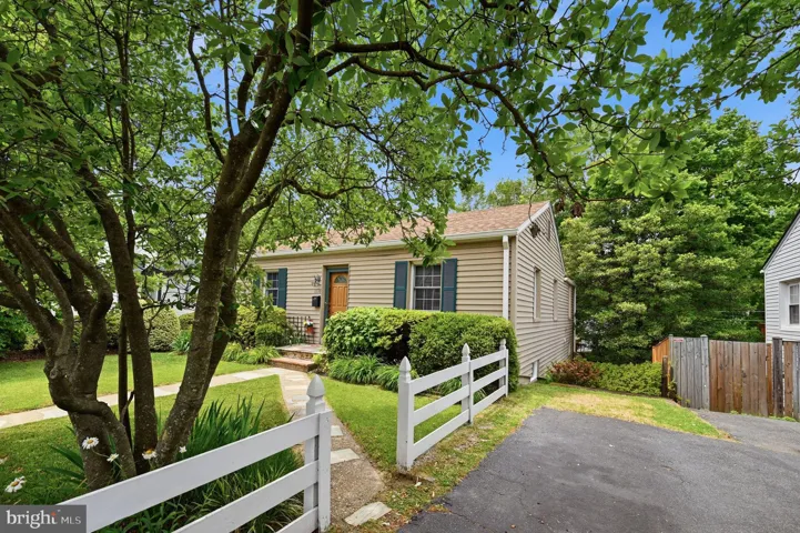 1116 N Roosevelt Street N, Arlington, VA 22205