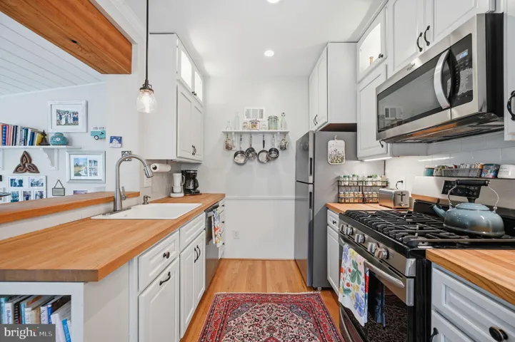 1116 N Roosevelt Street N, Arlington, VA 22205