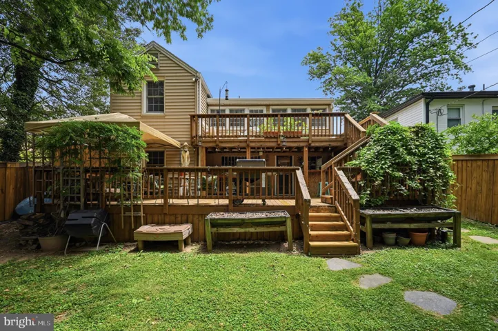 1116 N Roosevelt Street N, Arlington, VA 22205