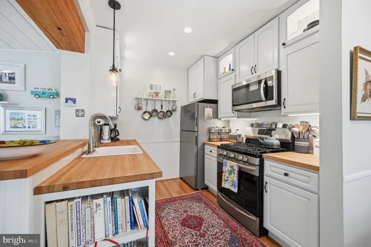 1116 N Roosevelt Street N, Arlington, VA 22205