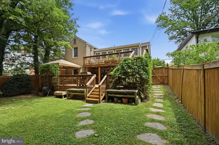 1116 N Roosevelt Street N, Arlington, VA 22205