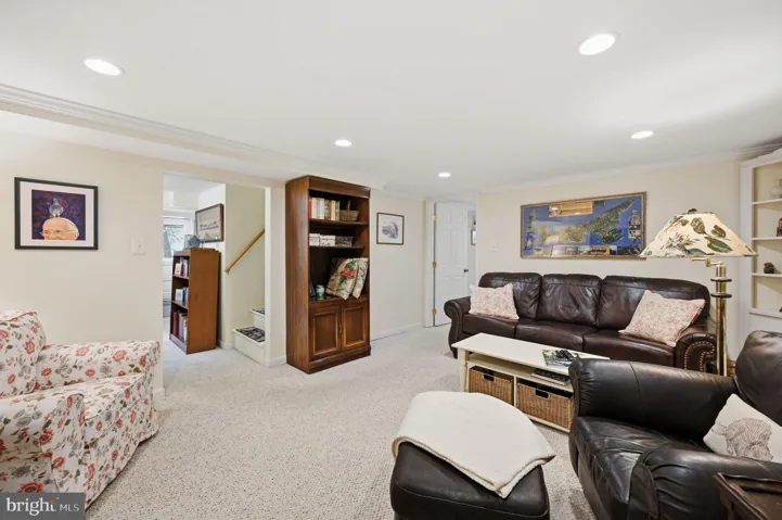 1116 N Roosevelt Street N, Arlington, VA 22205