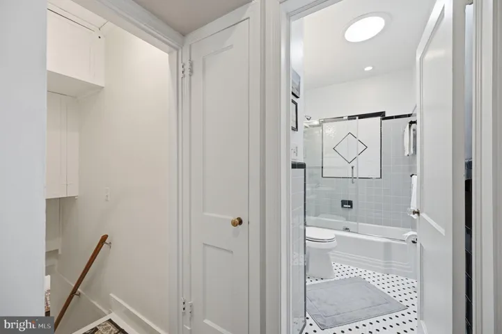 1116 N Roosevelt Street N, Arlington, VA 22205