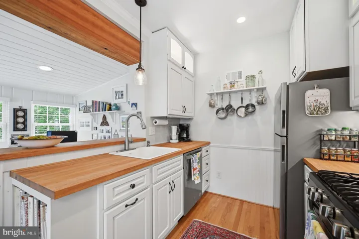 1116 N Roosevelt Street N, Arlington, VA 22205
