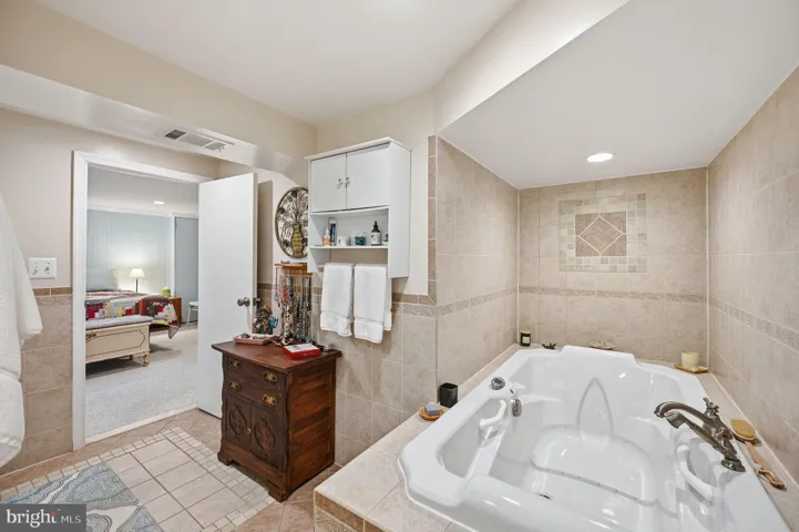 1116 N Roosevelt Street N, Arlington, VA 22205