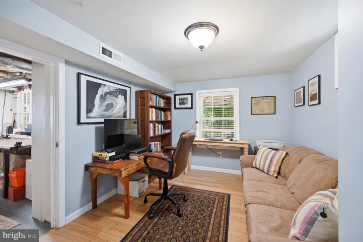 1116 N Roosevelt Street N, Arlington, VA 22205