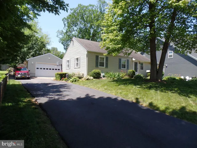 1820 Pimmit Drive, Falls Church, VA 22043