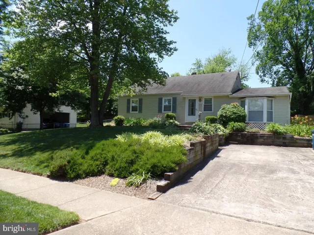 1820 Pimmit Drive, Falls Church, VA 22043