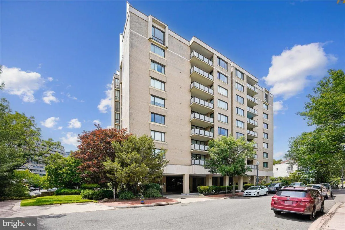 800 25TH STREET, Washington, DC 20037