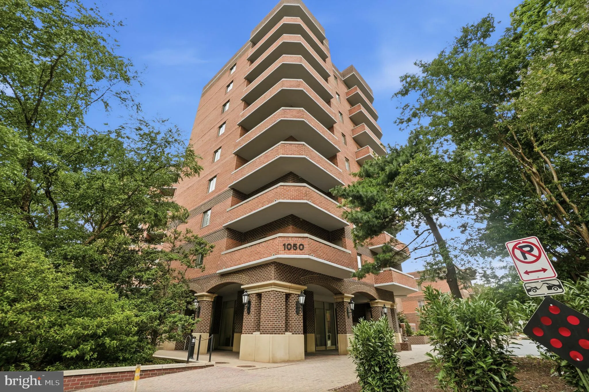 1050 STUART STREET, Arlington, VA 22201