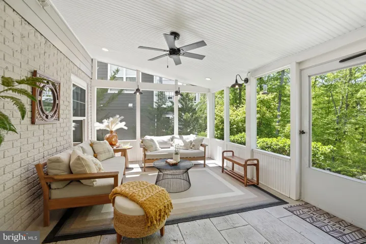 17942 Woods View Drive, Dumfries, VA 22026