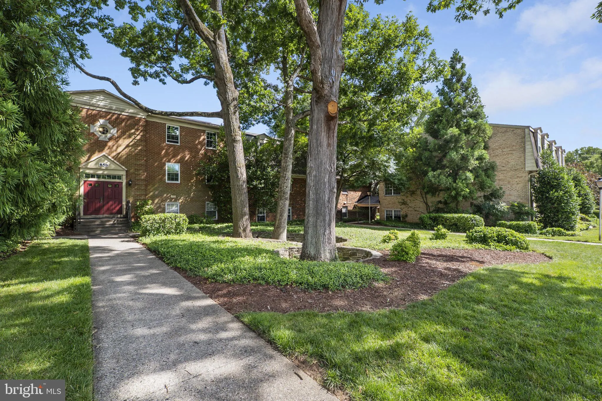 858 COLLEGE PARKWAY, Rockville, MD 20850