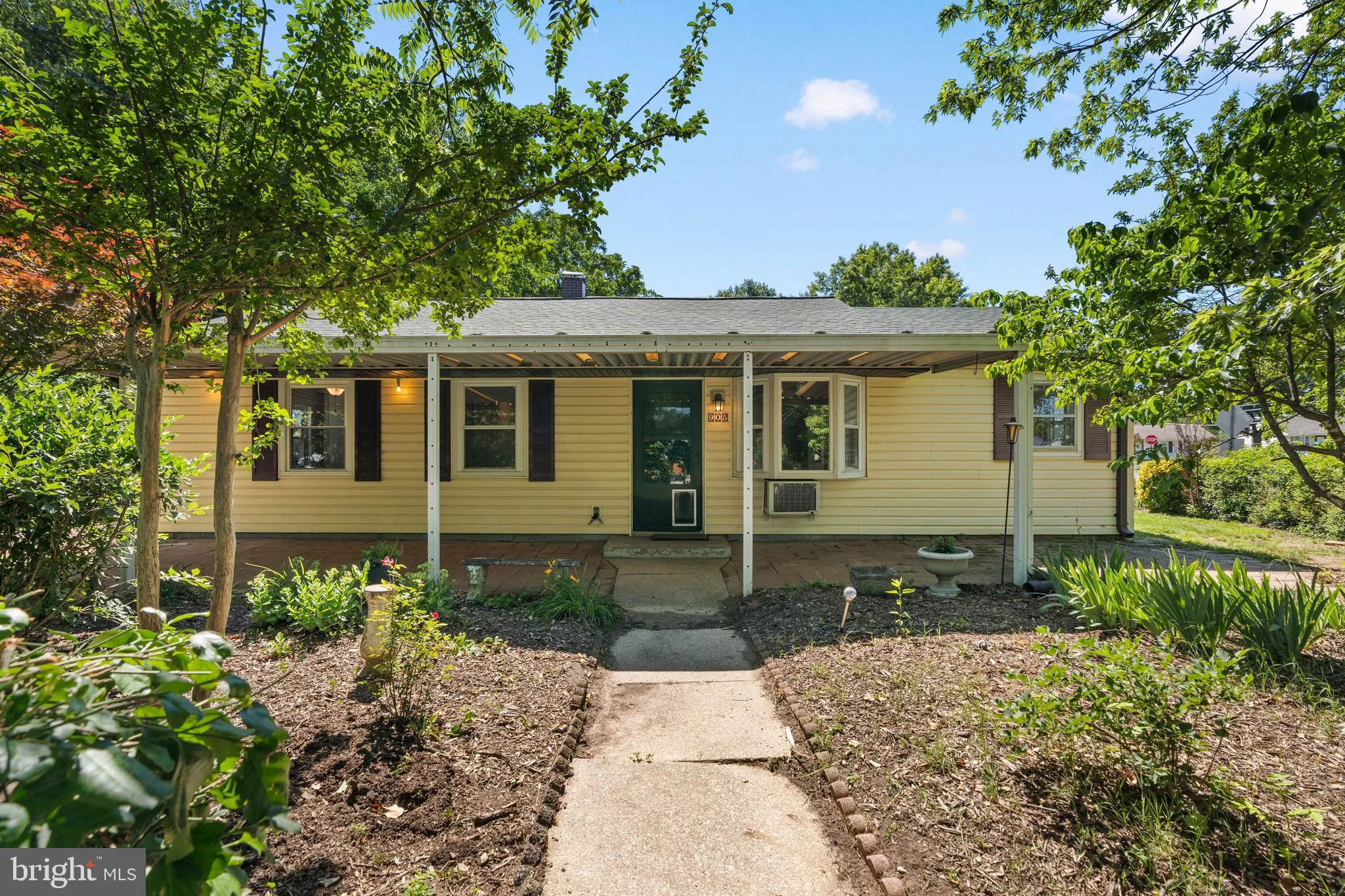 905 LINDSAY RD, Oxon Hill, MD 20745