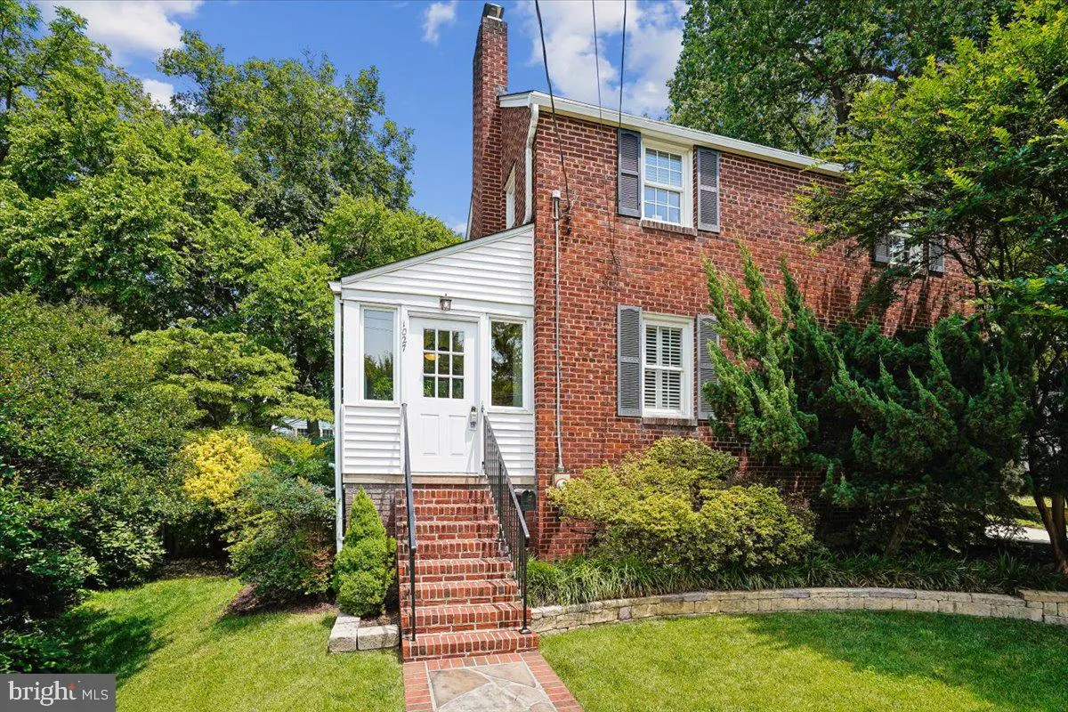 1027 MCKINLEY ROAD, Arlington, VA 22205