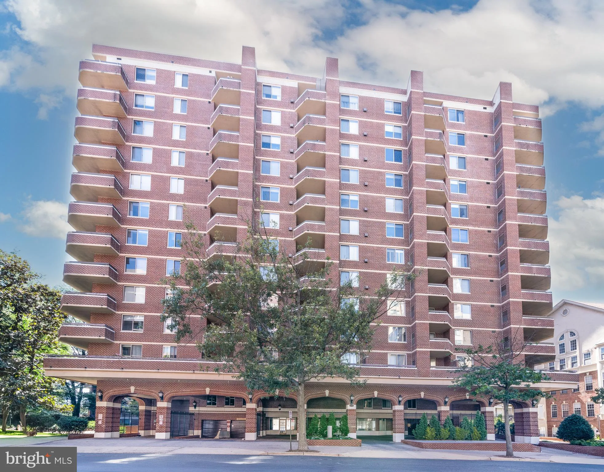 1276 WAYNE STREET, Arlington, VA 22201