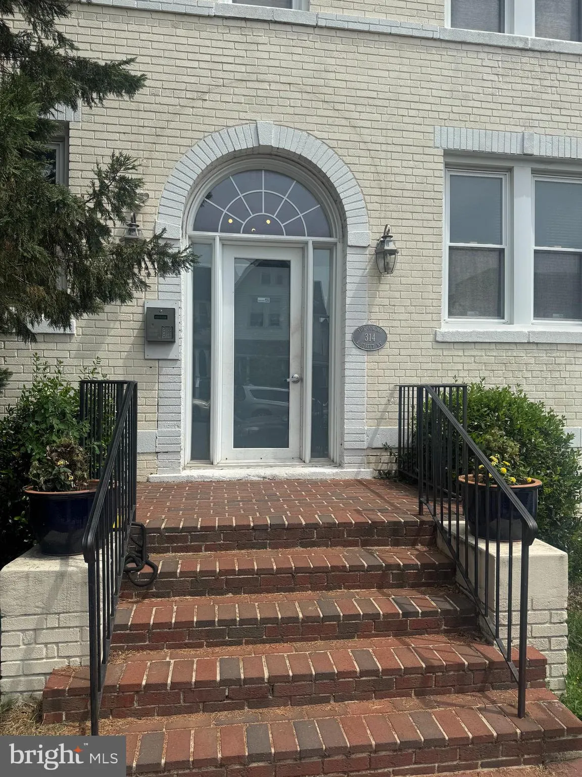 314 V STREET, Washington, DC 20002